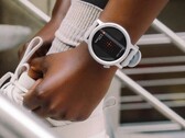 O CMF Watch 3 Pro em cinza claro.