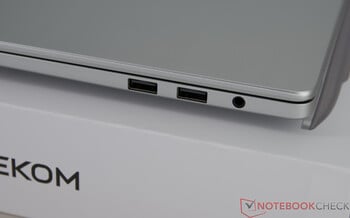 Geekom GeekBook M16 - Conexões no lado direito