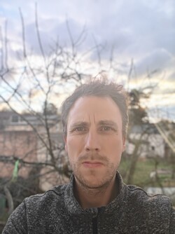 Selfie com a câmera de 16 MPix do Realme GT7 Pro
