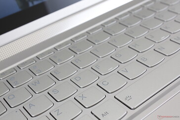 Gostaríamos que as teclas pudessem se sentir mais como um teclado ThinkPad em vez dos teclados IdeaPad mais baratos