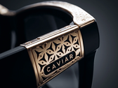 Os novos óculos “Odyssey” da Caviar estão disponíveis nas cores ouro ou prata.