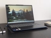 Análise do laptop Lenovo IdeaPad Slim 3 15IRH10R: Estreia do Intel Core 5 210H