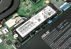 O Samsung PM9A1 NVMe SSD aciona fortemente sob carga constante