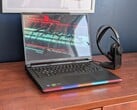 A tela OLED Raider 16 Max HX pode ser visualmente impressionante, mas faltam alguns recursos comuns