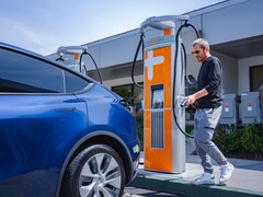 Em breve, a ChargePoint oferecerá o conector NACS da Tesla em todas as suas estações (imagem: ChargePoint)