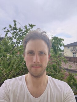 A qualidade da selfie do Xperia 1 V é decepcionante para um smartphone premium.