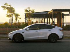 O Model Y em Pearl White (Fonte da imagem: Tesla)