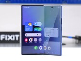 a desmontagem do iFixit indica que o Samsung Galaxy Z Fold 7 é muito difícil de consertar. (Fonte da imagem: iFixit)