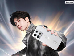 O telefone para jogos 2026 Legion Y70 contará com o Snapdragon 8 Gen 5 não Elite. Na foto: uma imagem promocional do smartphone em branco.
