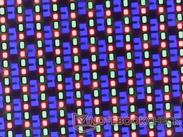 Matriz de subpixels OLED. A tela OLED é um pouco mais granulada do que o esperado, possivelmente devido à camada de vidro mais espessa