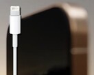 O conector Lightning poderia estar recebendo uma rápida atualização para o Apple iPhone 14 Pro smartphones. (Fonte da imagem: Apple/CrodieUX - editado)