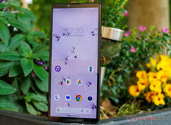 O Xperia 10 V agora é elegível para Android 14 na UE e no Reino Unido. (Fonte da imagem: Notebookcheck)