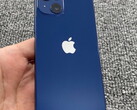 Um suposto protótipo Apple de um iPhone 13 mini confirma os renderizadores CAD que vazaram. (Fonte de imagem: Weibo)