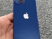 Um suposto protótipo Apple de um iPhone 13 mini confirma os renderizadores CAD que vazaram. (Fonte de imagem: Weibo)