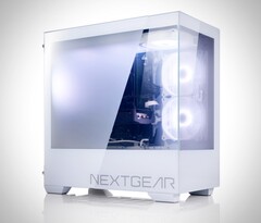 O mais recente gabinete da Nextgear torna-se transparente com o toque de um botão. (Fonte da imagem: Nextgear / Mouse Computer)