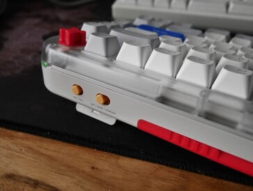 NuPhy Kick75 OS e switches de conectividade