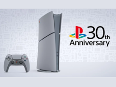 O console e o controle da edição limitada do aniversário de 30 anos do PlayStation da Sony na foto (fonte da imagem: PlayStation Direct)