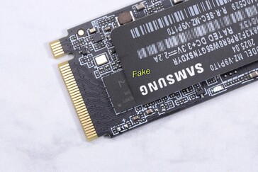 O Samsung falso tem um controlador Maxio, não Samsung.