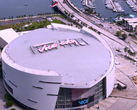 O outdoor do estádio do Miami Heat com a mensagem “Welcome to Vice City” do GTA VI, conforme ilustrado