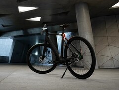 A e-bike inteligente Tezeus C8 apresenta uma integração com o Google Maps. (Fonte da imagem: Tezeus)