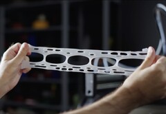 O novo cabeçote de impressão de silicone permite a impressão de objetos macios e extensíveis, como juntas (Fonte da imagem: Prusa)