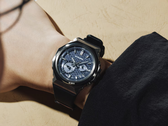 O Casio G-Steel GST-B1000D-2A com mostrador azul, retratado na foto, já está disponível nos EUA.