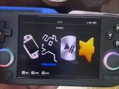 Parece que a Anbernic está planejando lançar outro dispositivo portátil para jogos de 4 polegadas em breve. (Fonte da imagem: BiliBili)