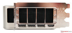 As conexões externas da Nvidia GeForce RTX 3090 FE