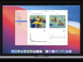 Um MacBook sendo usado para desenvolver modelos de ML. (Imagem: Apple)