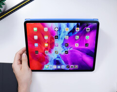 Apple é esperado que o iPad Pro seja atualizado para seu novo M2 SoC, entre outras mudanças substanciais. (Fonte da imagem: Daniel Romero)