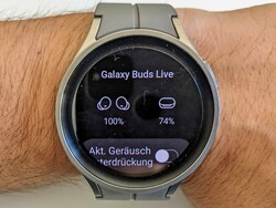 O Galaxy Watch5 Pro funciona perfeitamente com fones de ouvido Bluetooth