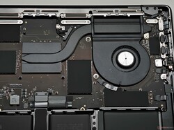 O SoC M5 é resfriado por uma ventoinha.