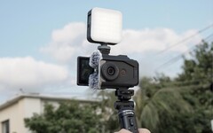 O SmallRig transforma a Canon PowerShot V10 em uma poderosa configuração de vlogging. (Fonte da imagem: SmallRig)