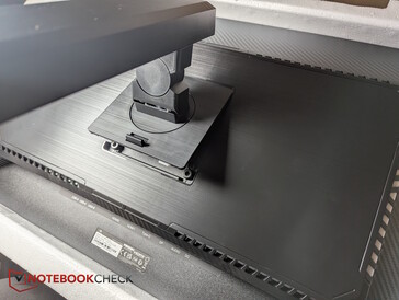 Encaixa-se no lugar, sem necessidade de parafusos