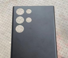 Diz-se que o Galaxy S22 Ultra apresenta um design 