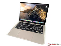 Apple MacBook Air M2 em revisão. Unidade de teste fornecida por Apple Alemanha.