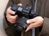 A nova Leica Summilux é significativamente menor e mais acessível do que sua versão anterior.