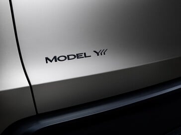 O novo emblema do Modelo Y L.