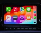Tela inicial do CarPlay com ícones de aplicativos na tela sensível ao toque de um Kia