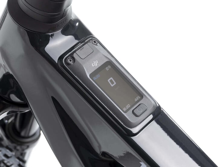 Característica típica de uma e-MTB: o visor não está posicionado em um local muito visível.