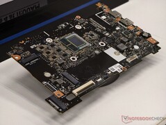 Asus ExpertBook P5: Placa Lunar Lake