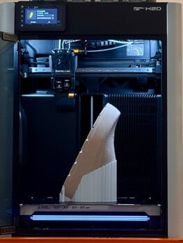 O arquivo de design .3mf é otimizado para a impressora Bambu H2D e usa PLA para as estruturas de suporte (Fonte da imagem: Bambu Lab)