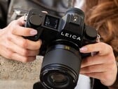 A Leica SL3-P é comercializada como uma verdadeira câmera full-frame versátil.