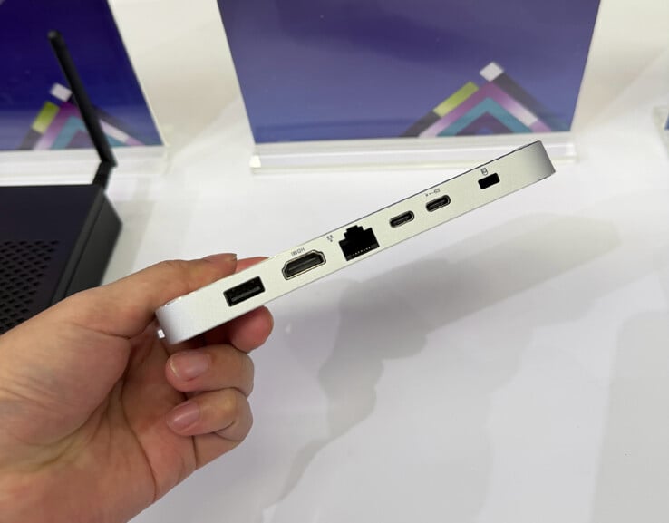 Configuração das portas laterais do mini PC