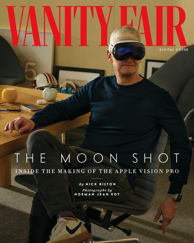 Apple-O CEO Tim Cook não está usando Prada, mas Vision Pro. (Imagem: Vanity Fair)