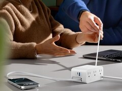 A Anker Nano Charging Station (7 em 1, 100 W) agora está disponível na cor branca (foto). (Fonte da imagem: Anker)