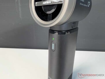 Os dois botões e o LED indicador do nível da bateria