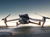 O Mavic 3 Pro já pode ser encomendado em vários mercados. (Fonte da imagem: DJI)