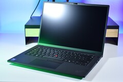 O Lenovo ThinkPad P14s Gen 6 Intel que apresenta a Nvidia RTX Pro 500 Blackwell Generation (fonte da imagem: Benjamin Herzig)
