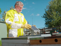 Monitoramento remoto de colmeias por meio da conexão Starlink IoT. (Fonte da imagem: OneNZ/YT)